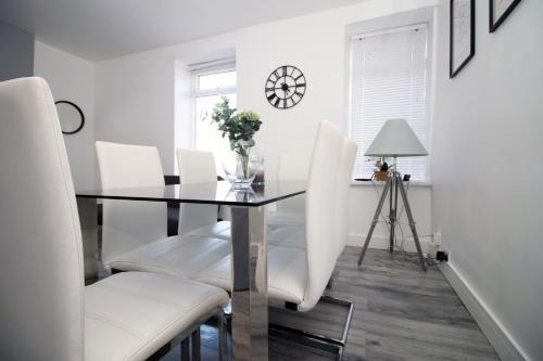 Bridgend Apartment | Executive Style 2 Bed Flat in Bridgend F2