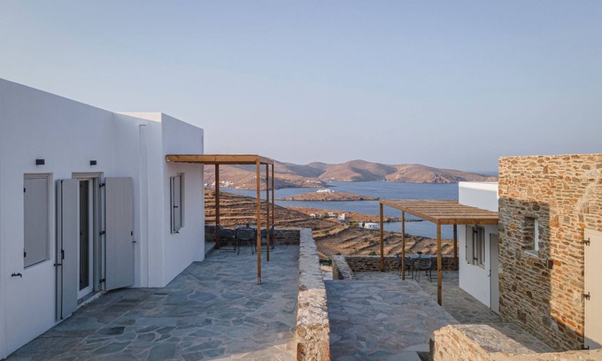 Kithnos Apartment | Executive Suite By Kythea Suites Kythnos