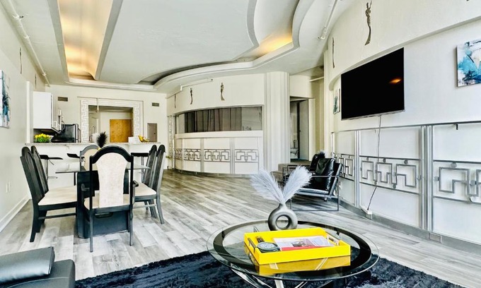 Mile Square Apartment | Executive Vacation Suite for 4