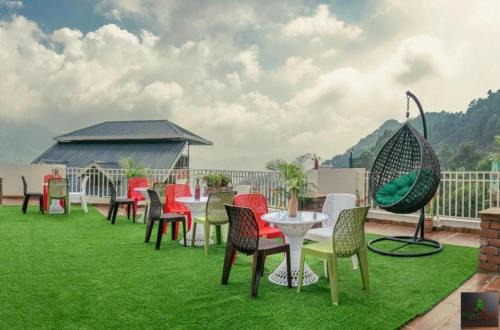 Dharampur Apartment | Exotic Stays I The Classy Castle I Property of the year I Serviced Villa I Couple Friendly I Pvt Balcony I Open Air Terrace I Bonfire I Kasauli