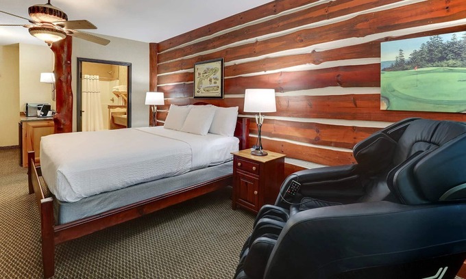 Johnston Hotel | Expanded King Executive Cottage in Stoney Creek Johnston! Free Parking, Pool