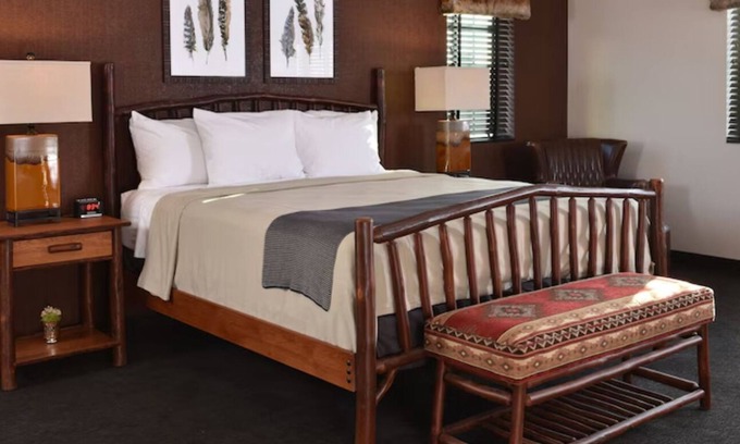Broken Arrow Hotel | Expanded King w/Whirlpool, Stoney Creek Tulsa, Living Area w/Dry-Bar