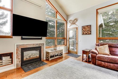 Park City Apartment | Expansive Canyons Ski Retreat with Community Pool!