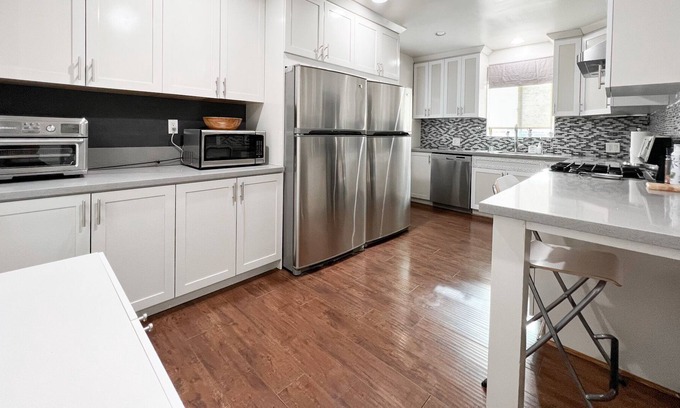 Norwalk House | ~Expansive Dream Home - 15 mins from Disneyland~