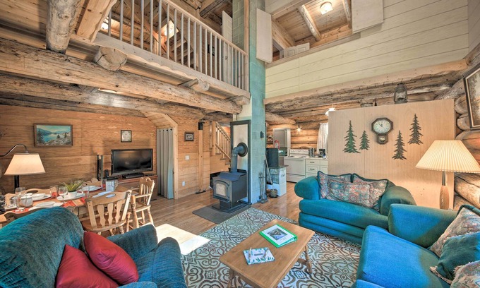 Bonners Ferry Cabin | Expansive Moyie Riverfront Cabin - Pets Welcome!