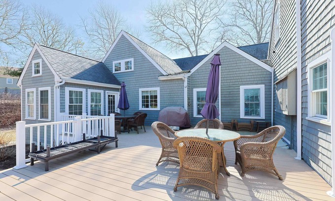 Buzzards Bay House | Expansive Oasis With Water Views, Walk To Beach!