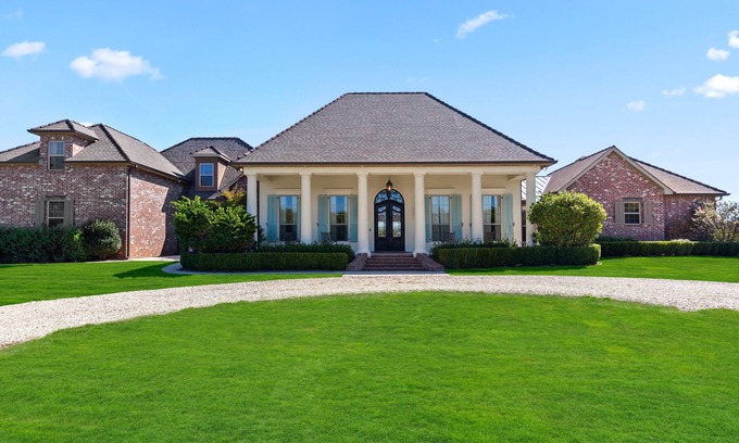 Covington House | Expansive Ranch Family Property