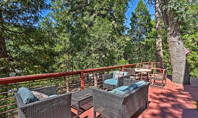 Cedar Glen Cabin | Expansive Retreat w/Deck, Game Room & Lake Views!