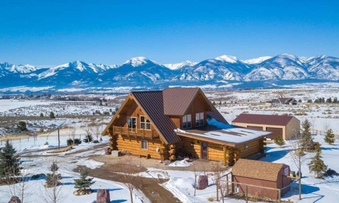 Stevensville House | Expansive Views of Bitterroot Mountains from Beautiful Log Home