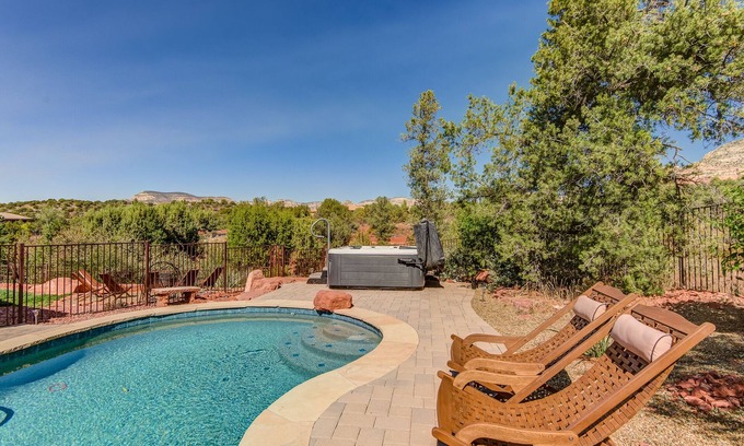 West Sedona House | Expansive Views +Patio+Outdoor Dining+Bubbly Hot Tub & Pool+FirePit!