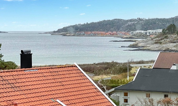Spangereid House | Experience a real Norwegian vacation atmosphere in this vacation home by the fjord.