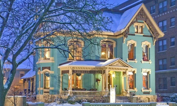 Central Business District Bed & Breakfast | Experience a relaxing, cozy and friendly stay. Walking distance to downtown!