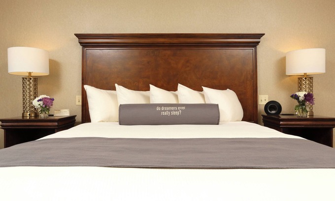 Rochester Hotel | Experience a Romantic Elegant Escape in Historical Rochester!