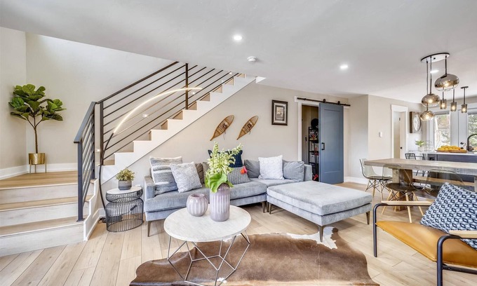 Dunkin Hill House | Experience breathtaking mountain views at Tenmile Viewhouse.