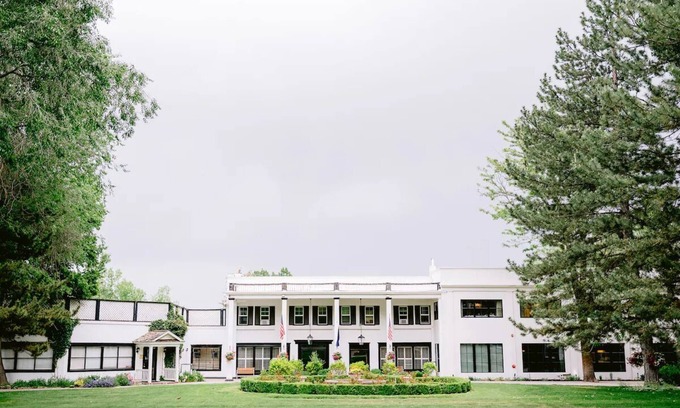 Midway Hotel | Experience Breathtaking Adventure! 3 Cozy Units w/Scenic Outdoor, Resort Access!