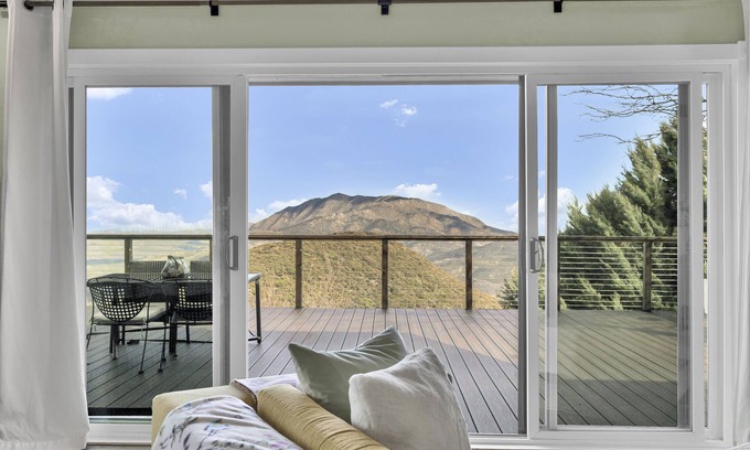 Julian House | "Experience Julian's Charm: Close to Town, Spectacular Views Await at Our Cabin