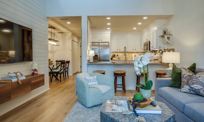 Tallahassee Condo | Experience Modern Elegance: Luxurious Tallahassee Condo with Premier Amenities