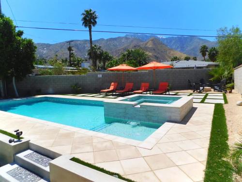 Little Tuscany House | Experience Modern Luxury at Desert Hideaway