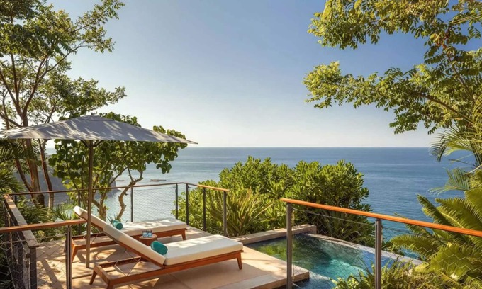 Lo de Marcos House | Experience Soothing Moments & Luxury! Balcony, Beachfront, Pets Allowed!