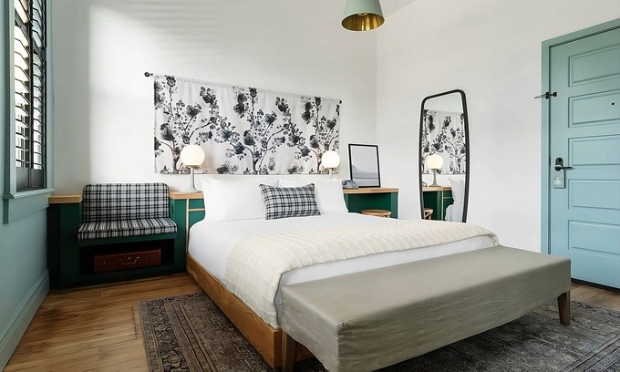 Buckman Neighborhood Apartment | Experience Soothing Moments & Luxury! Pets Allowed, Near Pioneer Place