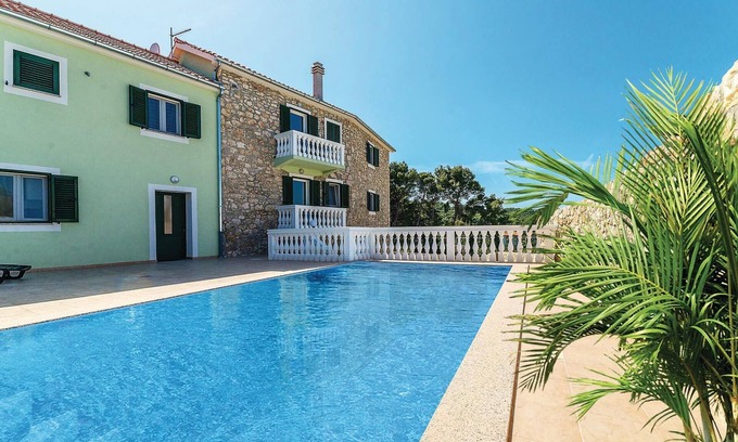 Banj Apartment | Experience the right feel-good atmosphere in these tastefully furnished apartments in the traditiona