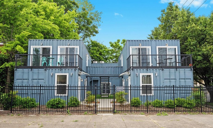 Phoenix Hill Apartment | Experience the Unique Re-Nu Shipping Container #4