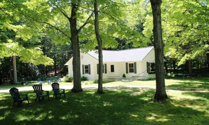 Ephraim Cottage | Experience True Door County Charm!