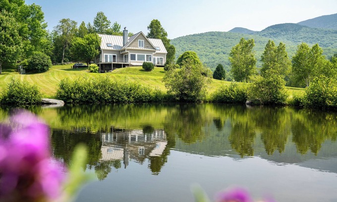 Stowe Hollow House | Experience Vermont in a Breathtaking Setting