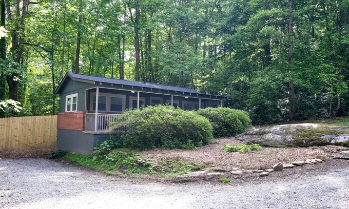 Pisgah Forest Cabin | Explore & Bike from Upscale Cabin in Pisgah Forest