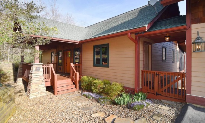 Laurel Ridge House | Explore 'Harmony Hill' w/Mountain Views, Chef's Kitchens, TV, & HOT TUB!♨️