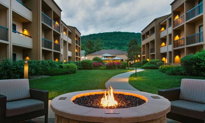 Mahwah House | Explore Ramapo Mountain State Forest! Pets Allowed! FREE Parking, Seasonal Pool!
