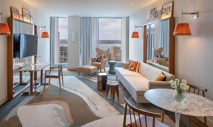 Downtown Seattle Hotel | Explore Seattle from a Chic Room w/Skyline Vistas Steps From Iconic Attractions