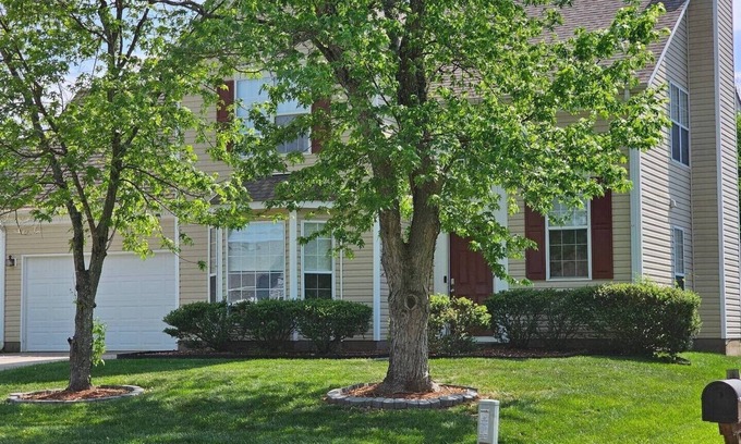 Davis Lake - Eastfield House | Exquisite 3 BR - 4 Bed/2.5 bath/Workspace/Bonus Room/8 Guests Family Friendly