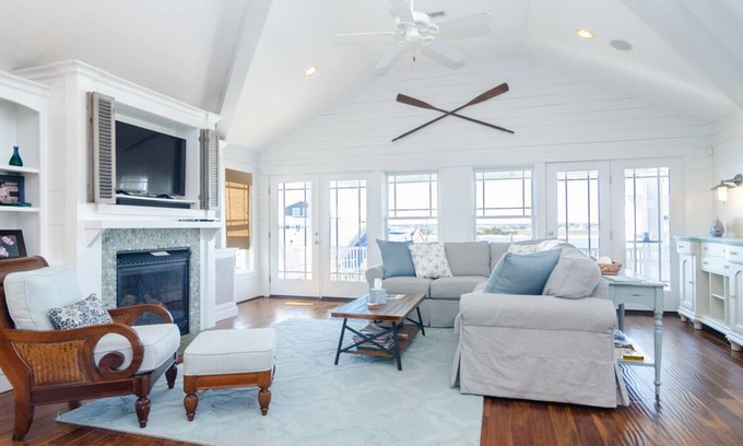 South End House | Exquisite 5 Bedroom Home w Elevator and Sound View