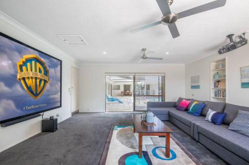 Broadbeach Waters House | Exquisite Airbnb in Broadbeach Waters-Pool/Theater