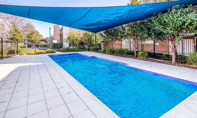 Phillip Apartment | Exquisite Apartment with BBQ and Pool, near Shops