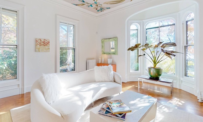 West End House | Exquisite home with fireplace, pool table, washer/dryer & sleek kitchen