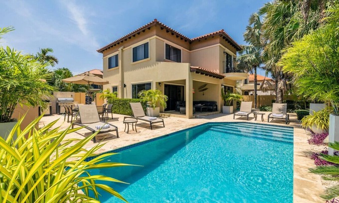 Gold Coast Villa | Exquisite Poolside Living with 3BR & 2BA at Diamante 165 by Bocobay