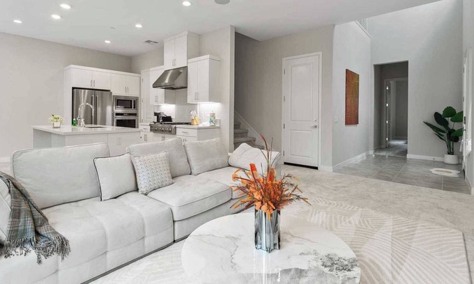 Foothill Ranch House | Exquisite Retreat on Pin Ln #41790