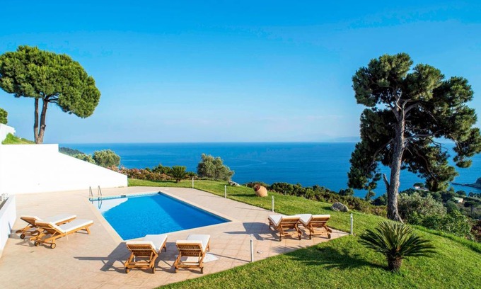 Agia Paraskevi Villa | Exquisite Skiathos Villa Skiathea Villa Beta 2 Bedrooms Private Pool Troulos