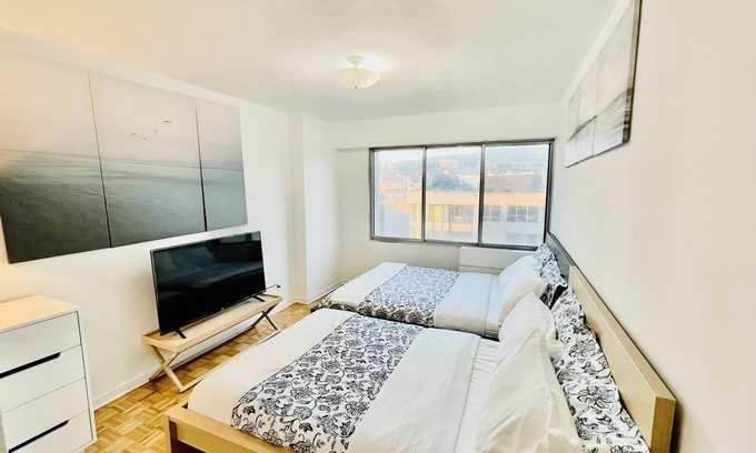Shaughnessy Village Apartment | Exquisite spacious apartment downtown Montreal