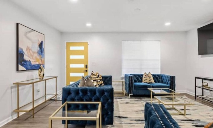 Union City House | Exquisite VRBO near Atlanta airport. Let me be your favorite host!