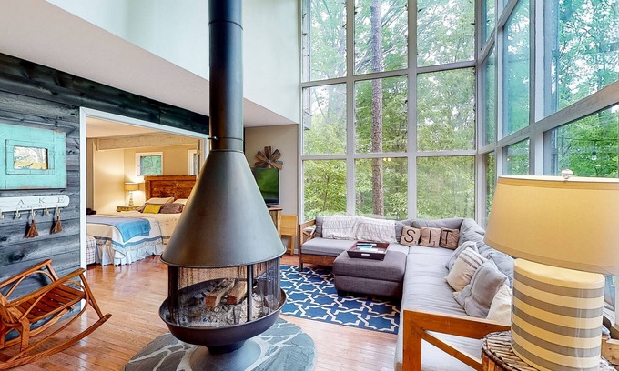 Gainesville House | Exquisite waterfront home with balcony, fireplace, W/D, & dog-friendly
