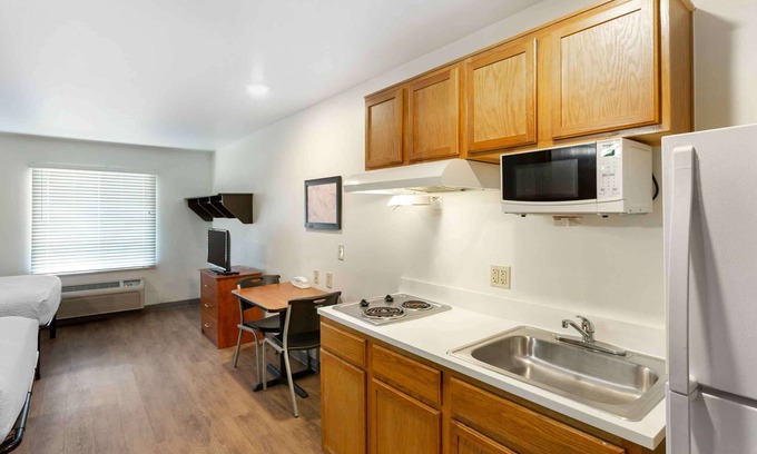 West Valley City Hotel | Extended Stay America Select Suites - Salt Lake City - West Valley City