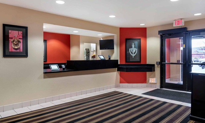 Roseville Hotel | Extended Stay America Select Suites - Detroit - Roseville