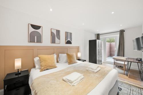 North Acton Apartment | Extended stays I Ideal for groups I Free parking