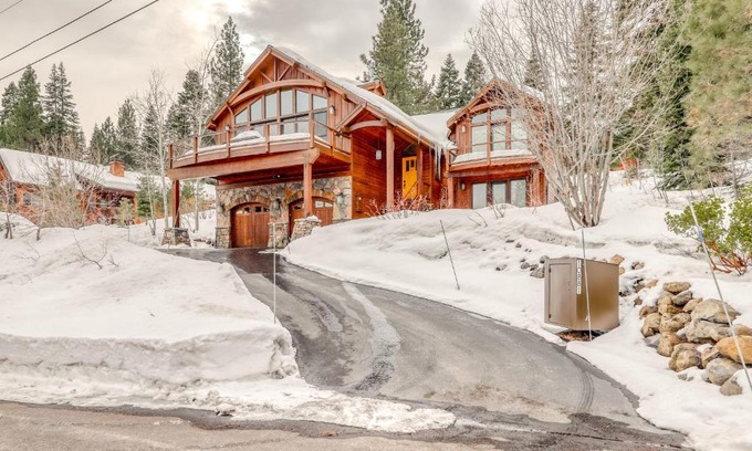 Truckee House | Extraordinary Tahoe-Donner Modern Mountain Home