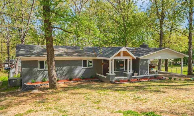 Rockwell House | Extravagance Meets Comfort, with neighborhood Lake access.
