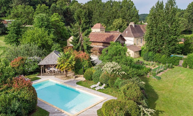 Sarlat-la-Caneda Cottage | Extremely well-equipped recent house 2km from Sarlat town center