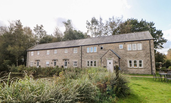 Beeley Cottage | EYAM, family friendly, character holiday cottage in Two Dales